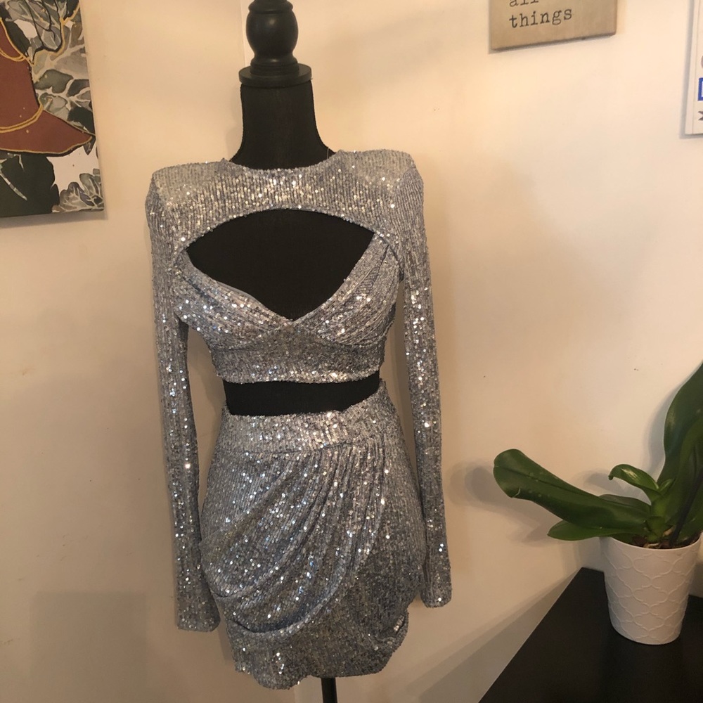 Baby don’t leave sequin skirt set